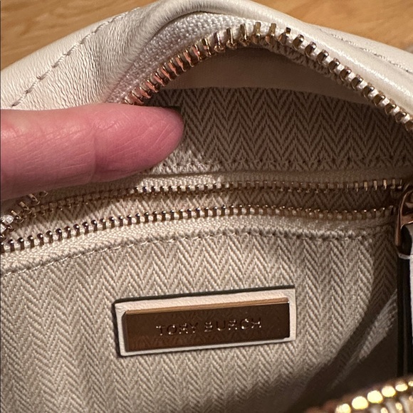 TORY BURCH KIRA CHEVRON QUILTED FLORAL SMALL CAMERA BAG - Picture 5 of 7